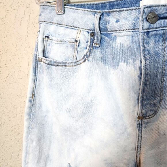 DRIFTWOOD Gizelle High Waisted Acid Light Wash Flower Embroidery Jeans - Picture 5 of 10